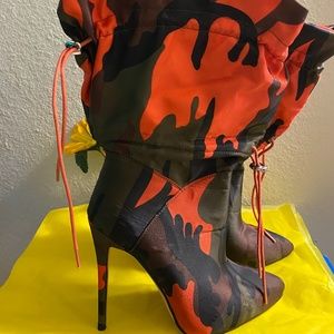 Akira Booties